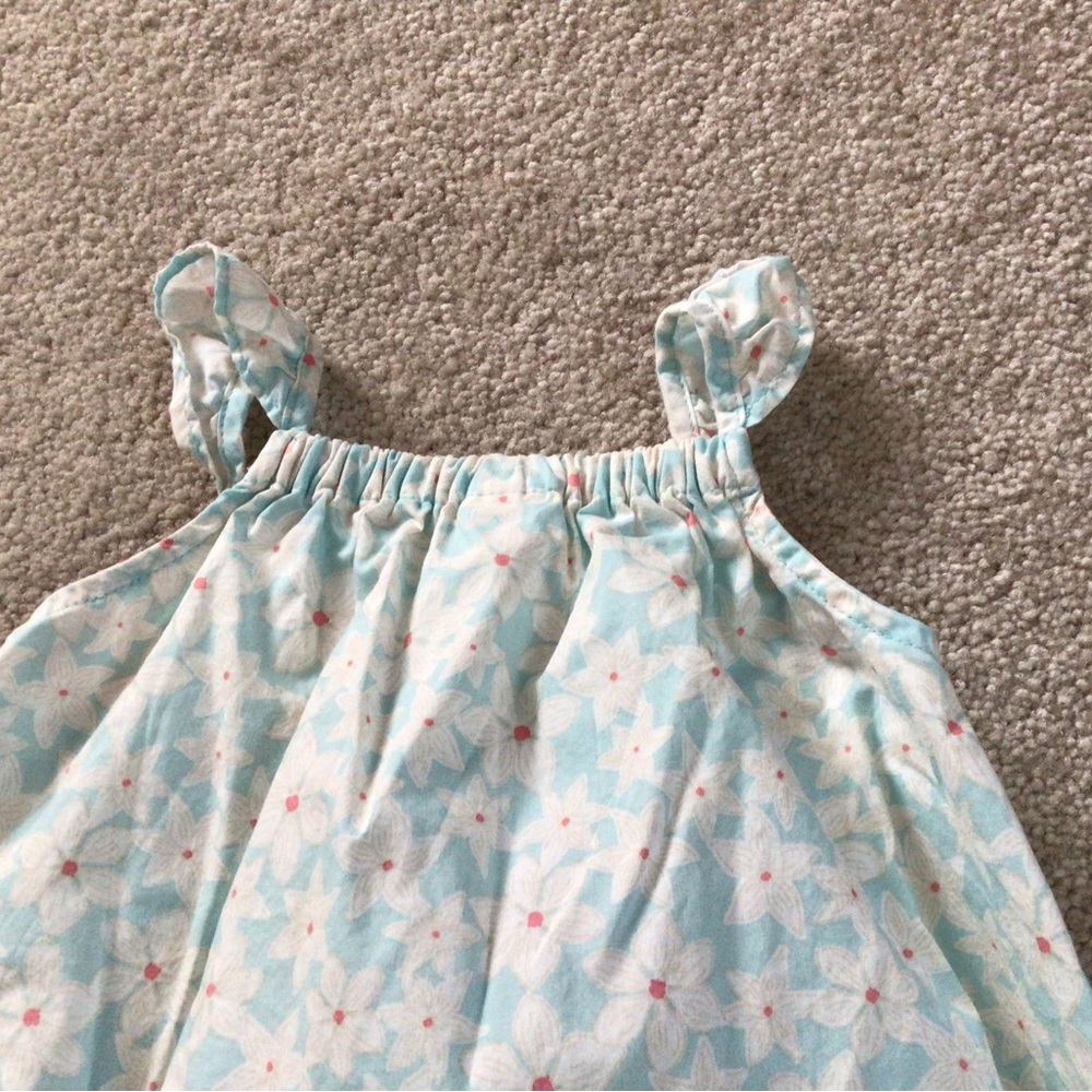 BABY GAP LIGHT BLUE FLOWERED SMOCKED DRESS— 2T - Picture 4 of 6